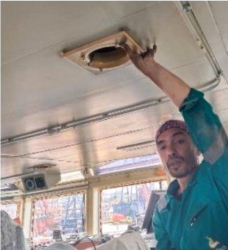 Pembersihan air diffuser di plafon kapal
